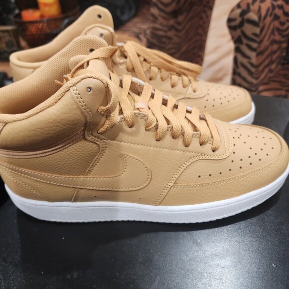 BRAND NEW NIKE Court Vision - Women Size 11 - Picture 1 of 5